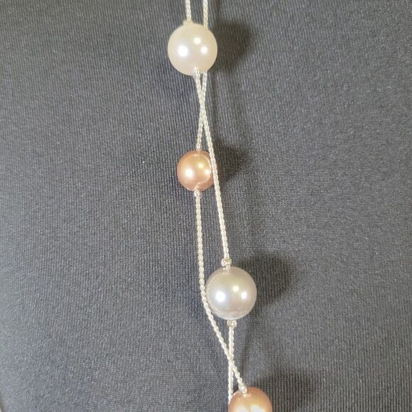 Double strand long faux neutral pearls costume necklace NWOT - Picture 3 of 7